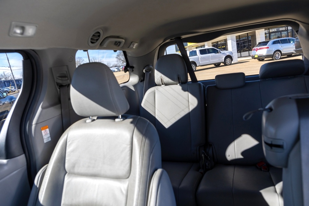 2019 Toyota Sienna XLE Premium Bobby Ledbetter Cars 