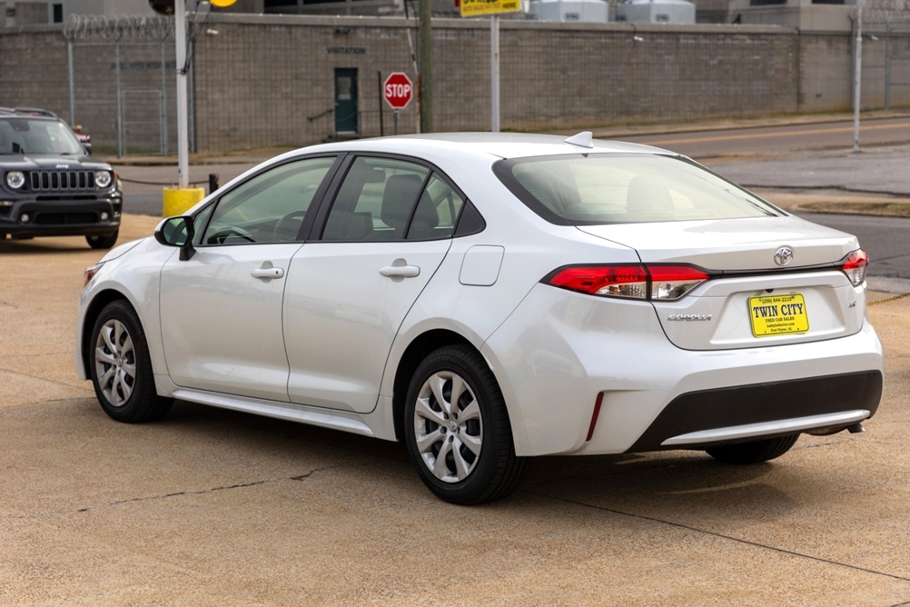 2022 Toyota Corolla LE Bobby Ledbetter Cars 