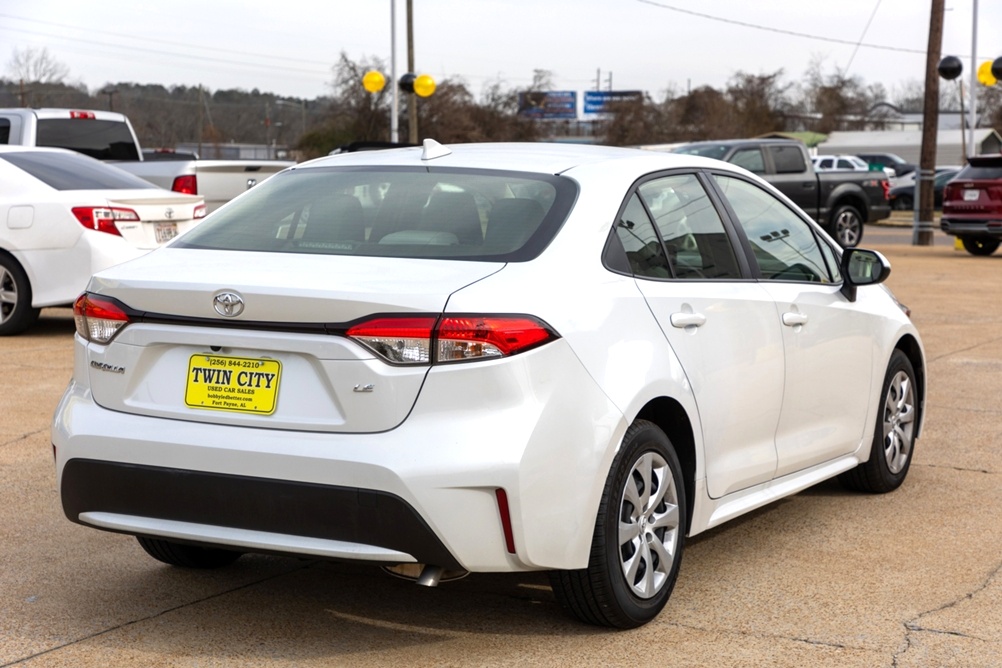 2022 Toyota Corolla LE Bobby Ledbetter Cars 