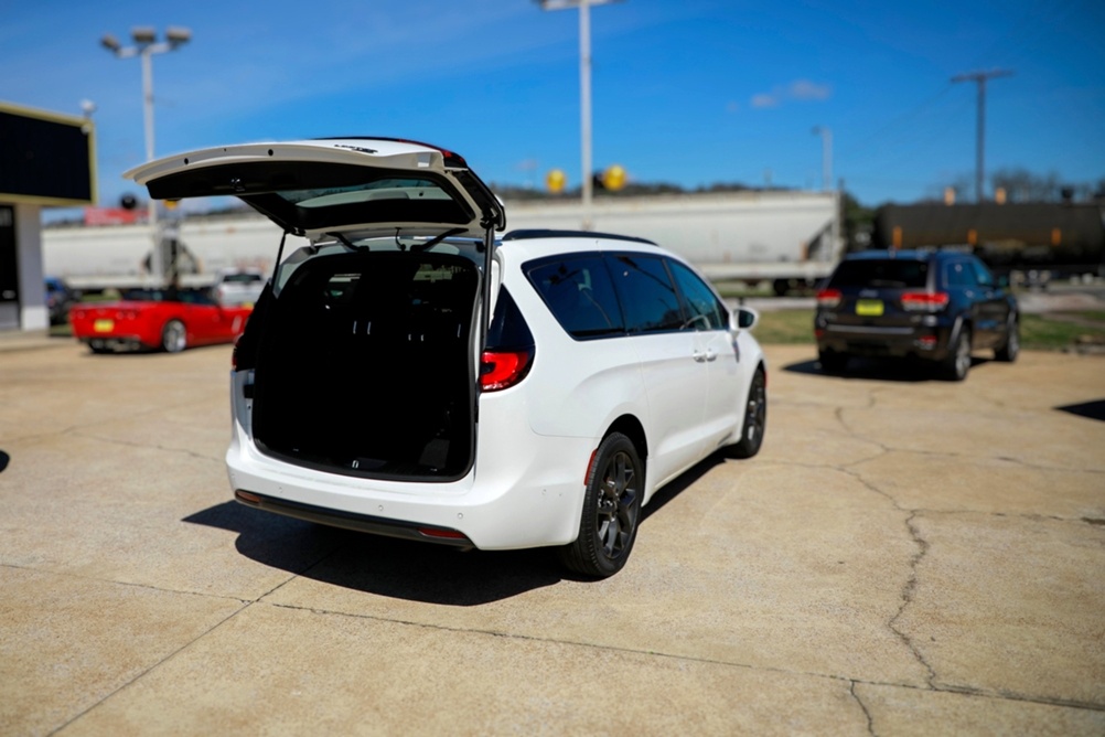 2022 Chrysler Pacifica Limited Bobby Ledbetter Cars 