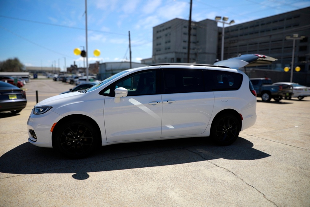 2022 Chrysler Pacifica Limited Bobby Ledbetter Cars 