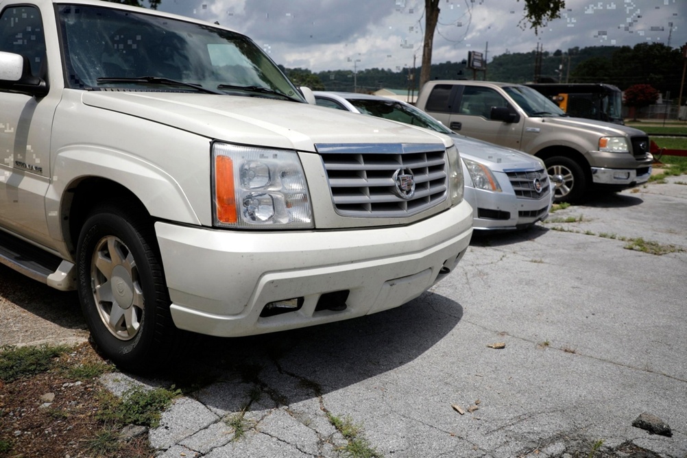 2002 Cadillac Escalade  Bobby Ledbetter Cars 