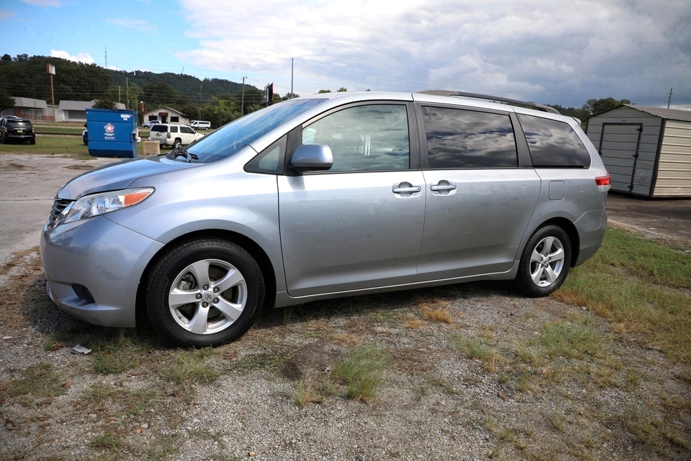 2011 Toyota Sienna LE AAS Bobby Ledbetter Cars 