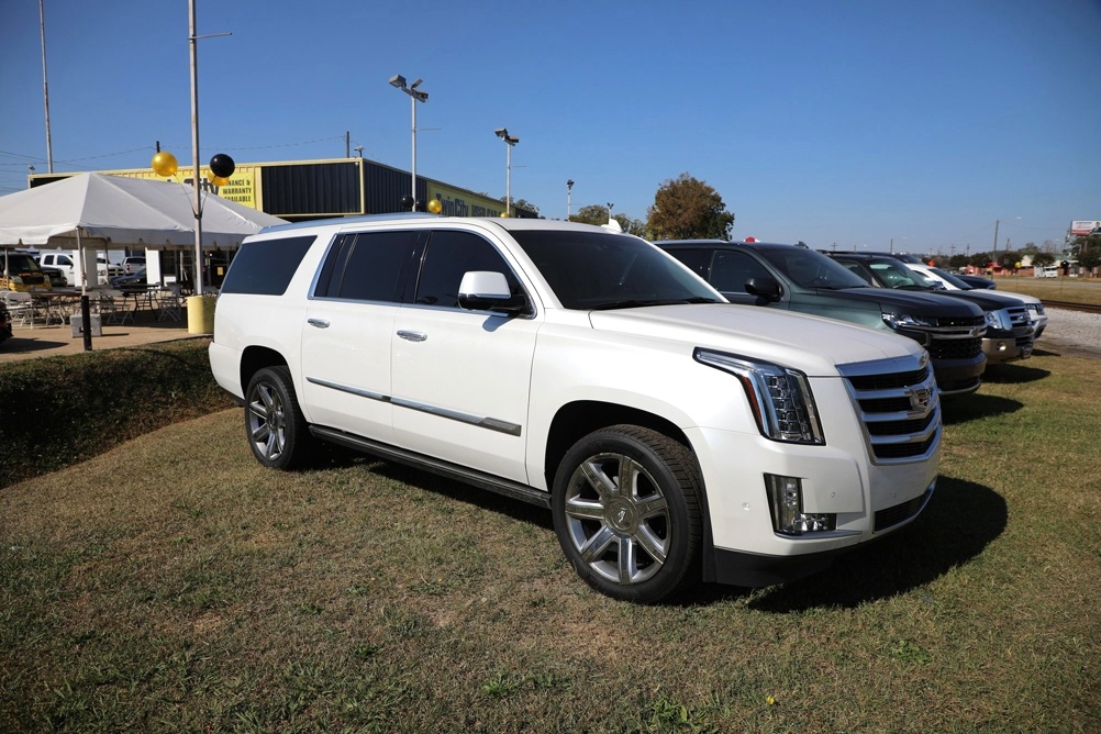 2018 Cadillac Escalade ESV Premium Luxury Bobby Ledbetter Cars 