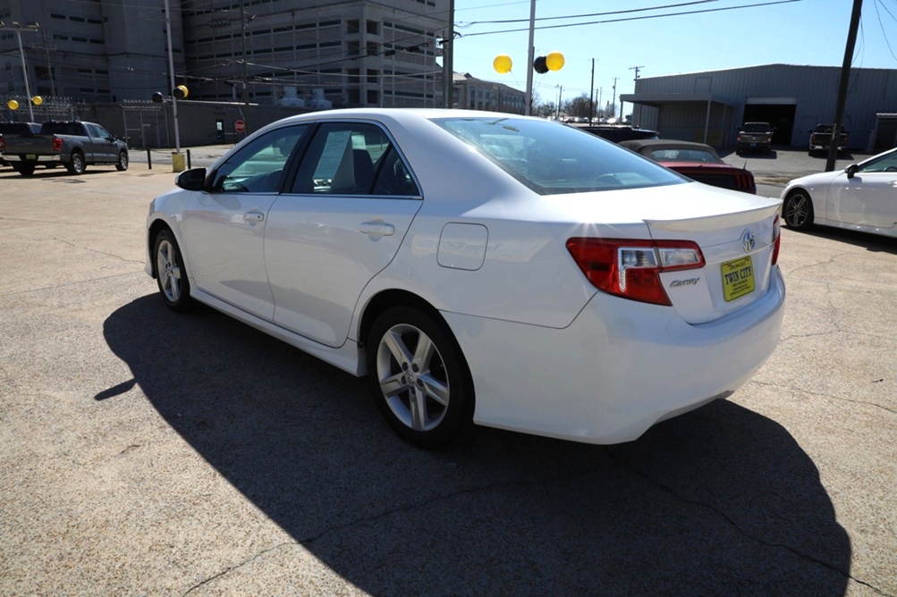 2014 Toyota Camry SE Bobby Ledbetter Cars 
