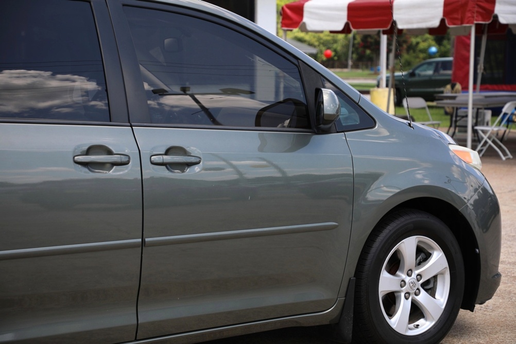2011 Toyota Sienna LE Bobby Ledbetter Cars 