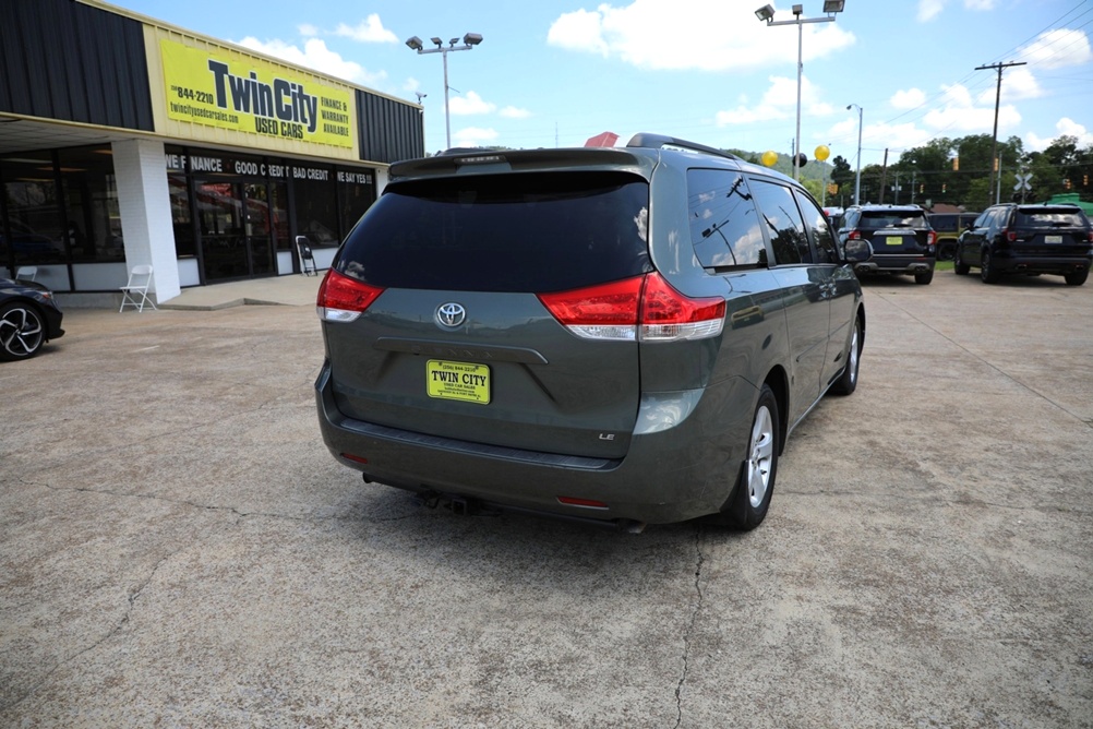 2011 Toyota Sienna LE Bobby Ledbetter Cars 