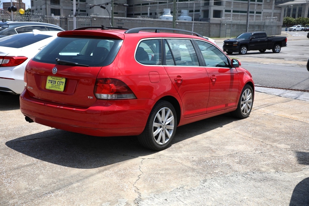 2013 Volkswagen Jetta SportWagen TDI w/Sunroof Bobby Ledbetter Cars 