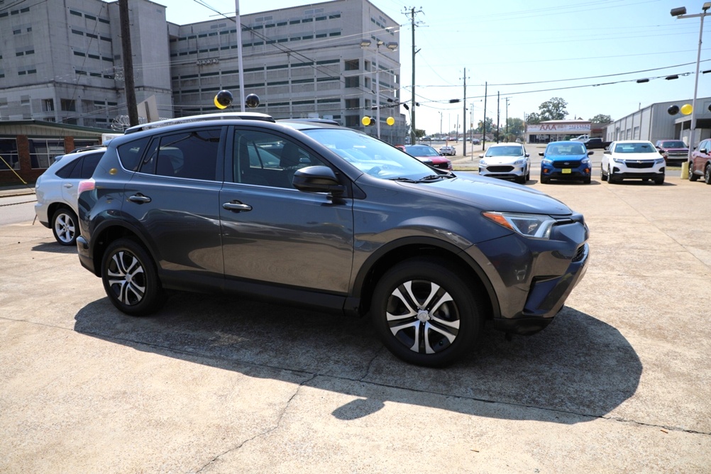 2018 Toyota RAV4 LE Bobby Ledbetter Cars 