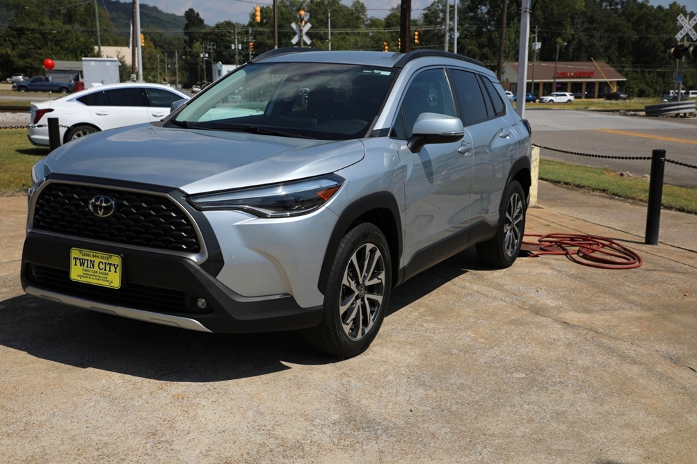 2022 Toyota Corolla Cross XLE Bobby Ledbetter Cars 